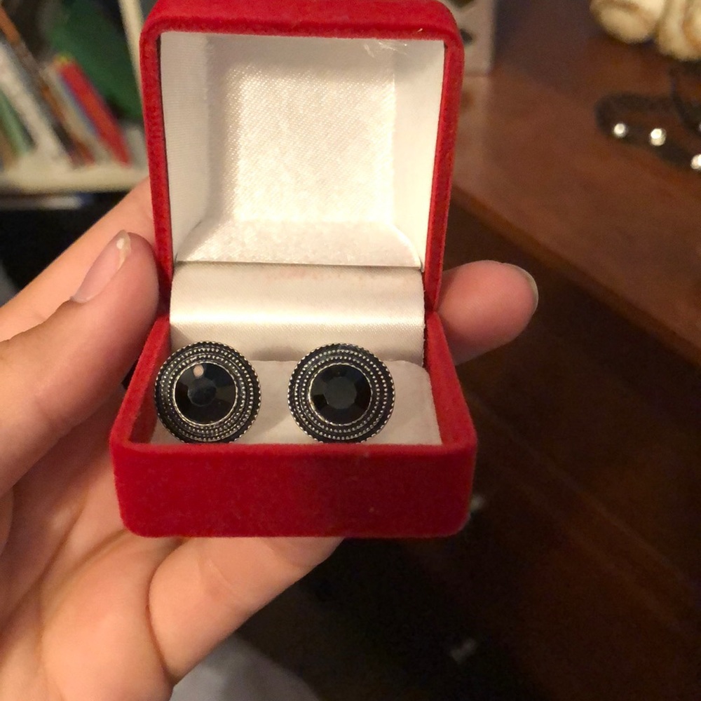 Black circular paparazzi earrings